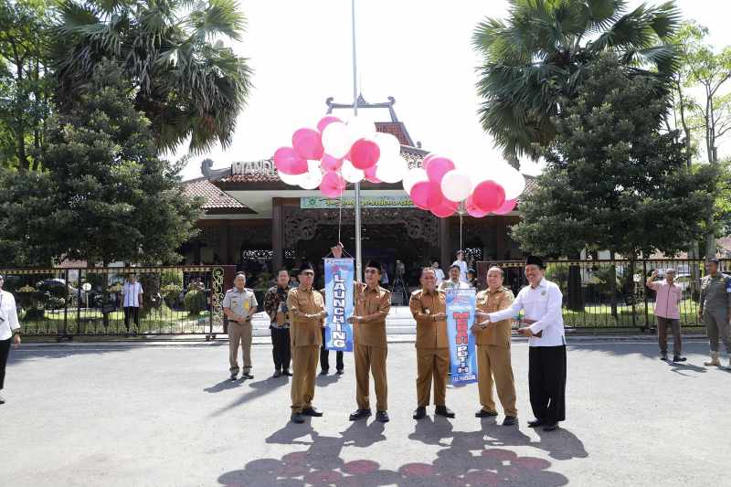 Bupati Pamekasan Launching Koperasi Merah Putih