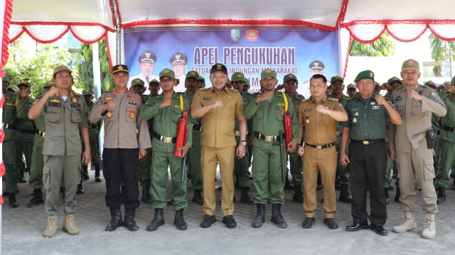 Bupati Sampang Kukuhkan Satlinmas Kecamatan Tambelangan