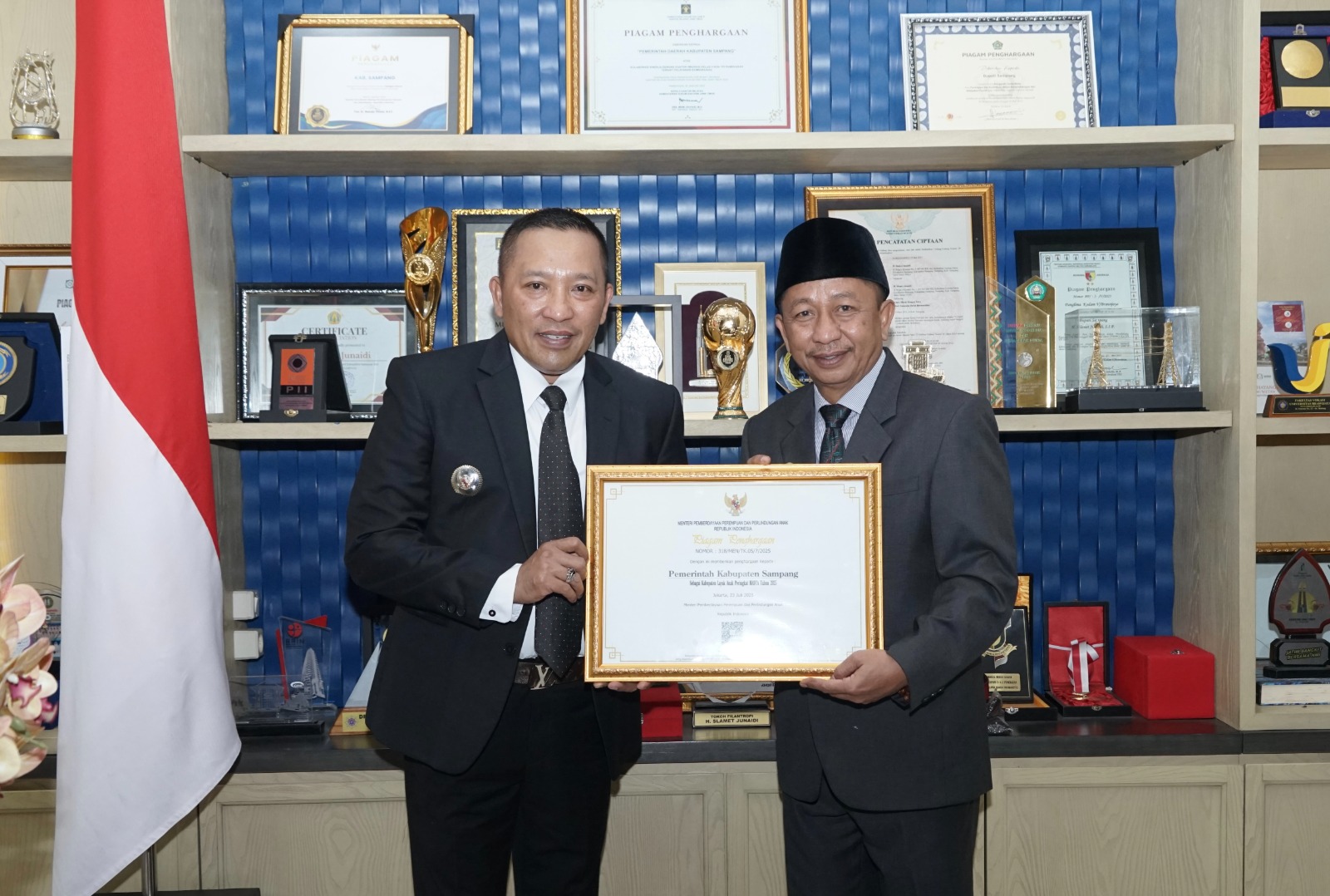 Sampang Kembali Raih Penghargaan