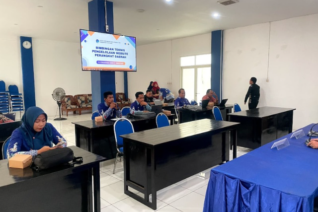 Kominfo Sampang Gelar Bimtek